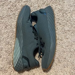 NOBULL Runner Men’s size 9 Women’s size 10.5 hardly worn. No box.